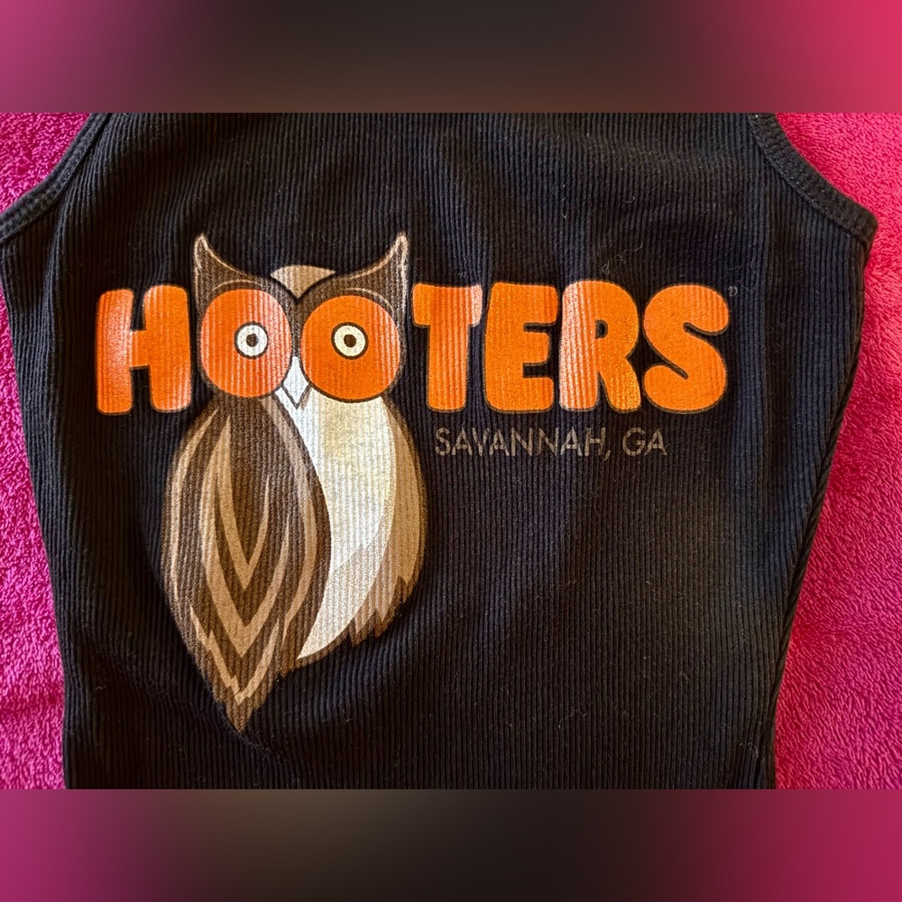 HOOTERS Tank